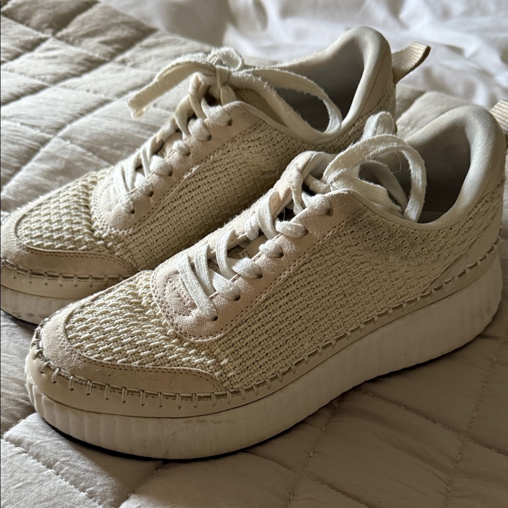 Universal Threads Sneakers